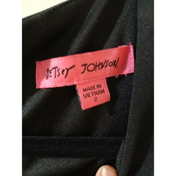 Betsey Johnson Black Cap Sleeve Sheath Dress Knee Length Size 2 Business Casual - Picture 2 of 4